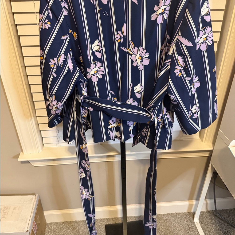 BNWT- Eloquii Plus Size Blue Floral Striped Blazer- Size 24W - Picture 5 of 13